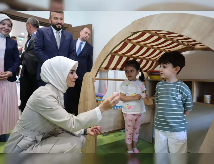 Aile ve Sosyal Hizmetler Bakanı Mahinur Özdemir Göktaş: “Kuşaklar arası bağları güçlendiren bu yapıları Türkiye genelinde yaygınlaştıracağız”