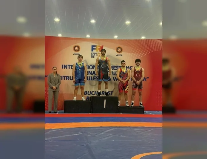 Malatyalı Milli Güreşçi Emir Ömer Bozbağ Romanya’da U20 Uluslararası Turnuvasında Altın Madalya Kazandı