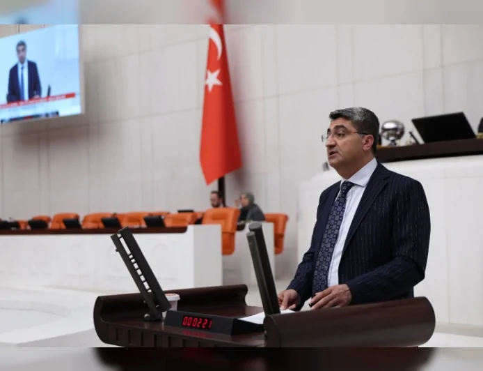 DEVA Partisi Genel Başkan Yardımcısı Mehmet Emin Ekmen: “AK Parti Meclis gündemine hâkim değil”