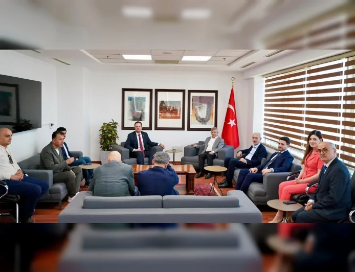 Gelecek Partisi Genel Başkanı Ahmet Davutoğlu Irak Temaslarında Bölgesel Barış ve İş Birliği Mesajları Verdi
