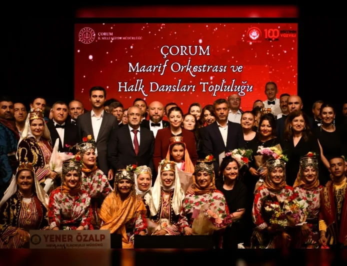 Çorum’da Öğretmenlerin Sahnelediği Kültür ve Sanat Gecesi Büyük İlgi Gördü