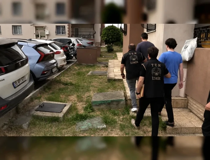 İÇİŞLERİ BAKANLIĞI: “İZMİR MERKEZLİ 12 İLDE FETÖ’YE YÖNELİK OPERASYONLARDA 80 ŞÜPHELİ YAKALANDI”