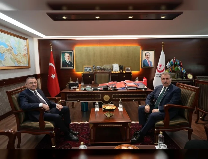 TBMM Dışişleri Komisyonu Başkanı Fuat Oktay’dan BBP Genel Başkanı Mustafa Destici’ye Taziye ve Tebrik Ziyareti