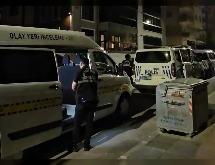 Çorum’da Balkon Camlarını Kırarak Daireye Giren 4 Şüpheli Aranıyor