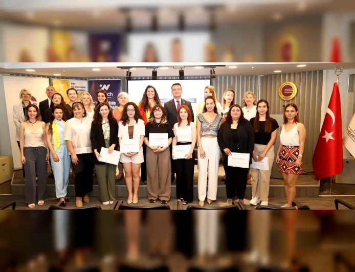 Kadınların Dijital Yetkinliklerini Güçlendiren Projede 65 Genç Kadın Sertifika Almaya Hak Kazandı