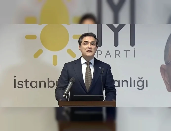 İYİ Parti Sözcüsü Buğra Kavuncu: “Türkiye'de olup biten rezaletlere ses çıkartmak istiyorsanız gelin birlikte bayrak açalım”
