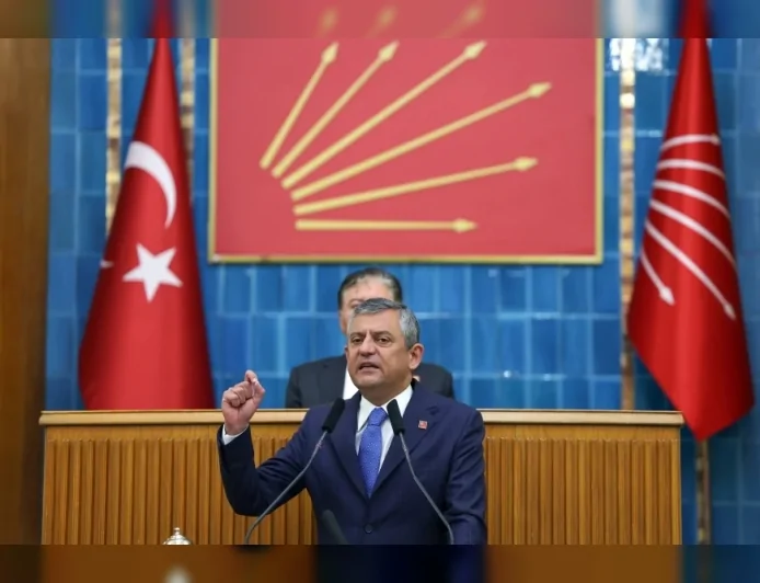 Cumhuriyet Halk Partisi Lideri Özgür Özel: “Kemal Bey’i bugün tarihi bir karar almaya davet ediyorum”