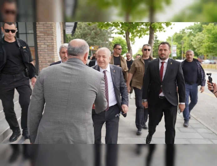 Zafer Partisi Genel Başkanı Prof. Dr. Ümit Özdağ Erzurum Ticaret ve Sanayi Odası’nda Bölgesel Kalkınma ve Yatırım Gündemini Değerlendirdi