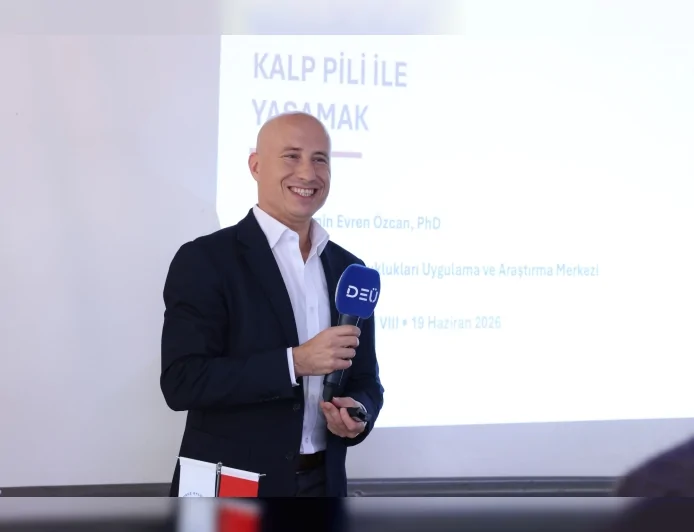DEÜ Kalp Ritim Bozuklukları Uygulama ve Araştırma Merkezi Müdürü Prof. Dr. Emin Evren Özcan: "Mikrodalga fırın, televizyon ve bilgisayar gibi cihazlar kalp pilleri açısından herhangi bir risk oluşturmuyor"
