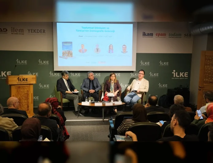 İLKE Vakfı Raporu Türkiye’de Demografik Dönüşümü Ortaya Koydu: Nüfus Yaşlanıyor, Haneler Küçülüyor