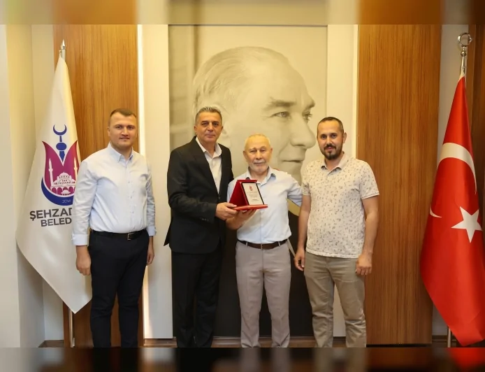 Şehzadeler Belediye Başkanı Hakan Şimşek: “42 Yıllık Hizmet Hayatı Boyunca Büyük Bir Emek Ortaya Koydu”