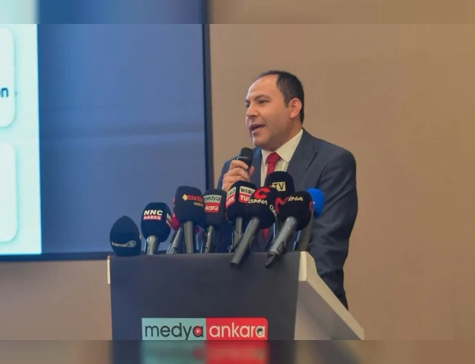 Medya Ankara tarafından düzenlenen 5'inci Başkente Değer Ödülleri'nde Ankara'ya katkı sunan isimler ödüllendirildi