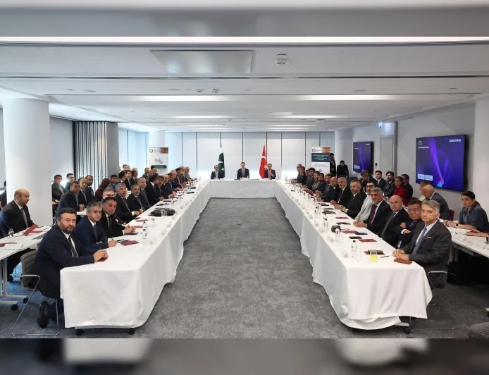 Enerji ve Tabii Kaynaklar Bakanı Alparslan Bayraktar: “Pakistan’ın elektrik özelleştirme sürecinde deneyimlerimizi sonuna kadar paylaşacağız”