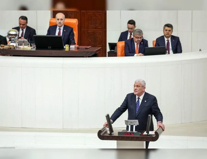 İYİ Parti Genel Başkanı Müsavat Dervişoğlu: “Sorunun müsebbipleriyle çözüm ararsanız Ege adalarının problemini Yunan generalleriyle çözmeye çalışmış olursunuz”