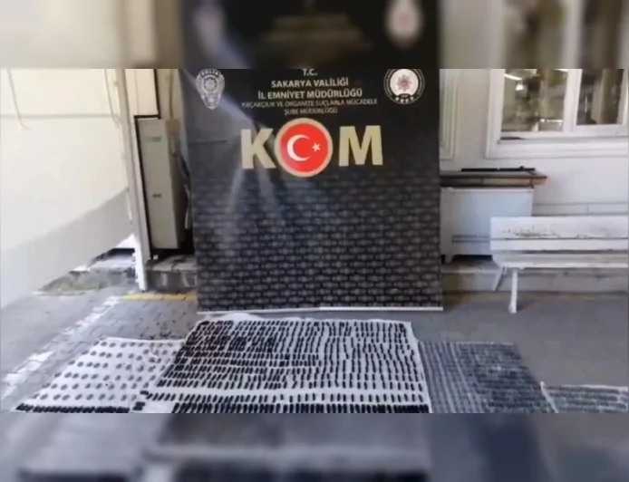 SAKARYA'DA SİLAH KAÇAKÇILIĞI OPERASYONUNDA 847 SİLAH ÜRETİMİNE YETECEK 2 BİN 366 PARÇA ELE GEÇİRİLDİ
