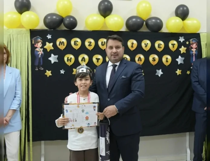 Kahramankazan Belediye Başkanı Selim Çırpanoğlu Öğrencilerle Karne Sevincini Paylaştı