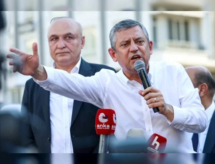 CHP Lideri Özgür Özel: “Tarihin kırılma noktasındayız, millet uğradığı haksızlığa ve saldırılara sessiz kalmıyor”