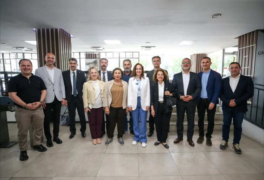 Karşıyaka Belediye Başkanı Yıldız Ünsal: “Birlik ve dayanışma içerisinde Karşıyaka’ya hizmet üretmeye devam edeceğiz”