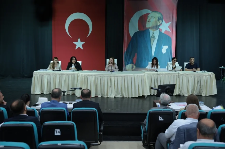 Konak Belediye Başkanı Nilüfer Çınarlı Mutlu: “Kamu için kamu yararına çalışan bir belediyeyiz”