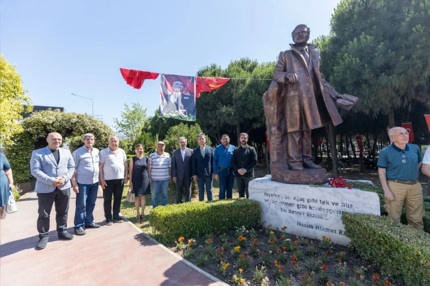 Nazım Hikmet Karşıyaka’da Şiirlerle Anıldı