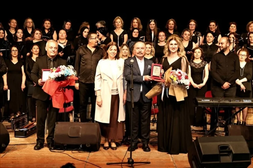 Çorum Valisi Ali Çalgan Türk Sanat ve Halk Müziği Koroları Konserinde Sanatçılarla Buluştu