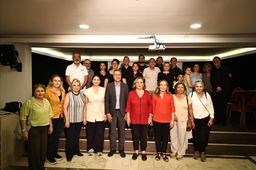 Marmaris Belediye Tiyatrosu Nazım Hikmet’i Şiirleri ve Yaşamından Kesitlerle Andı