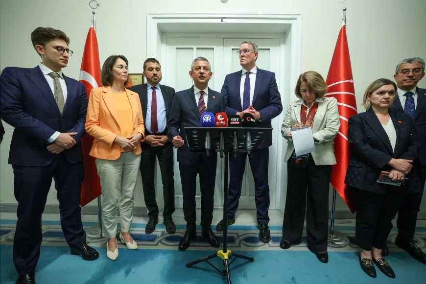CHP Lideri Özgür Özel: “Kardeş Partimiz Alman Sosyal Demokrat Partisi’nin Sıcak Dostluğu ve Dayanışması İçin Teşekkür Ediyorum”