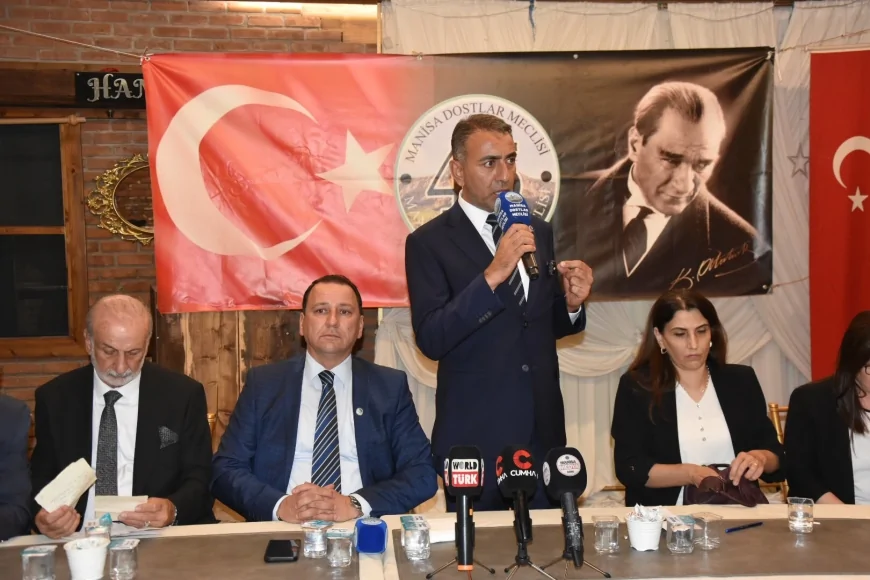 Manisa Dostlar Meclisi’nde Dost Parti Genel Başkanı Rıdvan Eşin siyasi vizyonunu anlattı