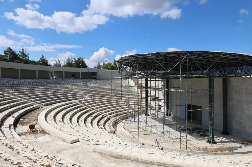 Muğla Büyükşehir Belediyesi Şadan Gökovalı Açık Hava Tiyatrosunu 23 Milyon Liralık Yatırımla Yeniliyor