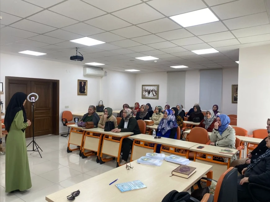 Pursaklar’da Anneler ve Kız Çocukları Arasındaki Kuşaklar Arası İletişim Ele Alındı