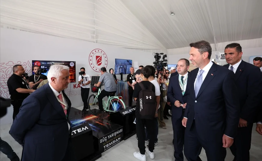 Enerji ve Tabii Kaynaklar Bakanı Alparslan Bayraktar: “Sıfır Atık Vizyonu ile Gençlerimize Sürdürülebilir Bir Gelecek İnşa Etmeye Devam Edeceğiz”