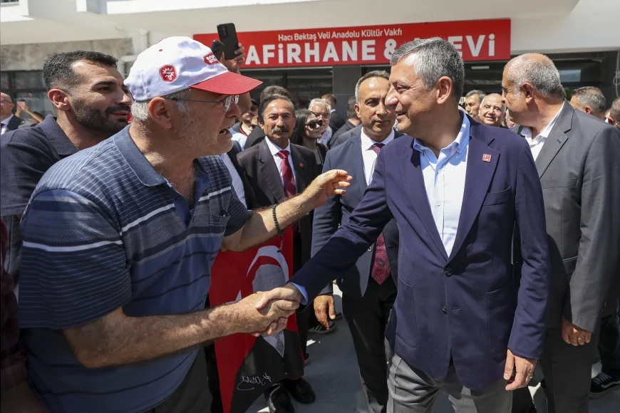 CHP LİDERİ ÖZGÜR ÖZEL: “SARAYIN KUMPASINI CANLARIN SEVGİSİ, MÜCADELESİ VE SAHİP ÇIKIŞI YENECEK”