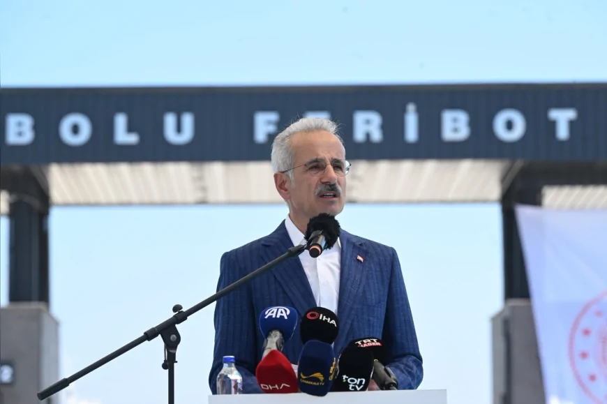 Ulaştırma ve Altyapı Bakanı Abdulkadir Uraloğlu: “Gelibolu Yeni Feribot İskelesi Lapseki-Gelibolu Hattına Yepyeni Bir Soluk Getirecek”