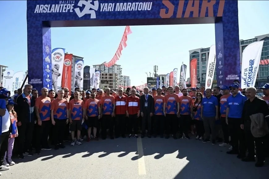 Malatya’da Uluslararası Arslantepe Yarı Maratonu Halk Koşusu Yoğun Katılımla Gerçekleştirildi