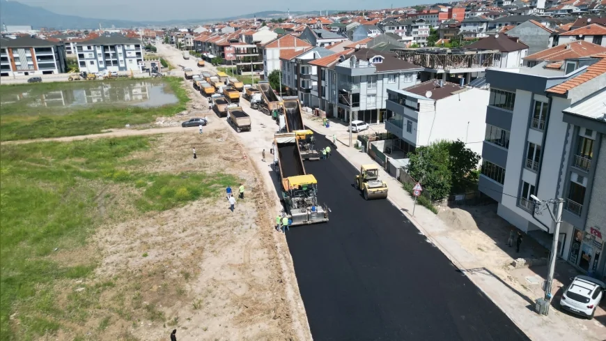 Bursa Büyükşehir Belediyesi Başkan Vekili Şahin Biba’nın Talimatıyla İnegöl Bülbül Caddesi’nde Asfalt Yenileme Çalışmaları Tamamlandı