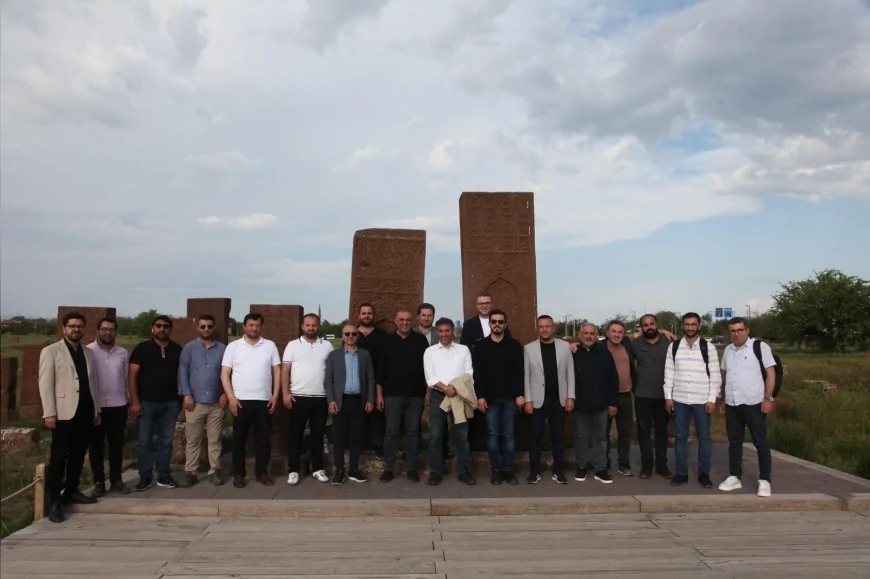 Ahlat’ta Tarih ve Kültür Rotasını Gezen Gazeteciler İlçenin Mirasına Hayran Kaldı