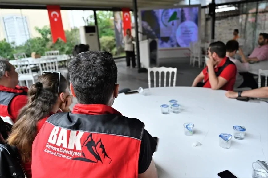 Bornova’da Orman Yangınları Semineri Düzenlendi, Uzmanlar Riskler ve Çözüm Yollarını Anlattı