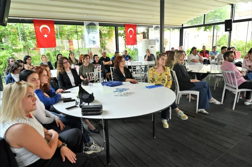 Bornova Belediyesi’nde Orman Yangınları Semineri Düzenlendi: “Afetle Mücadelede En Güçlü Silah Bilinçtir”