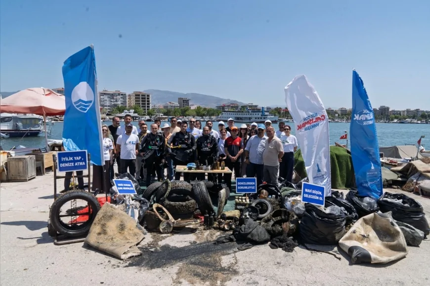 İzmir Büyükşehir Belediyesi, Denizden çıkanlar şaşırttı: Araba lastiği, masa, sandalye ve klozet kapağı bulundu