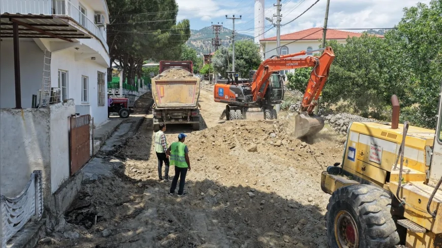 Aydın Büyükşehir Belediye Başkanı Özlem Çerçioğlu: “17 İlçemizin Tamamında Yol Yapım ve Yenileme Çalışmalarımıza Devam Ediyoruz”