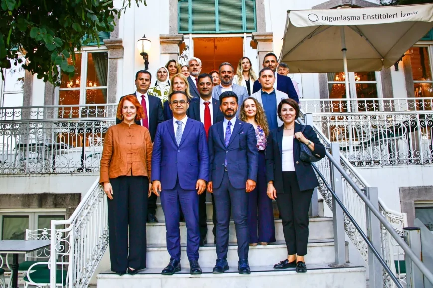 Hayat Boyu Öğrenme Genel Müdürü Dr. Emre Topoğlu İzmir’de Eğitim Kurumları ve Projeleri Yerinde İnceledi