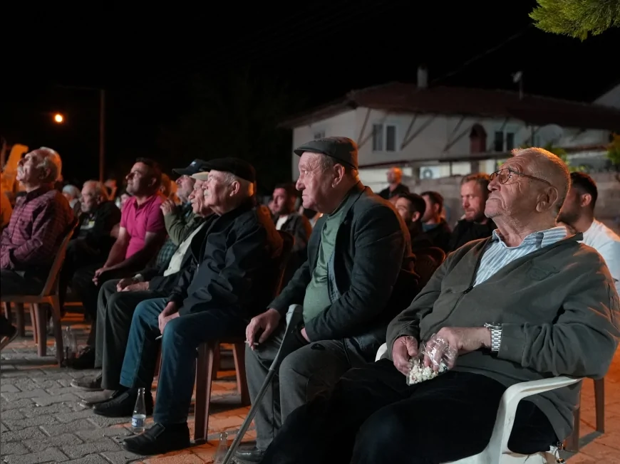 Denizli Büyükşehir Belediyesi’nin “Köyümde Sinema Günleri” Projesi Tavas’ta Yeniden Başladı