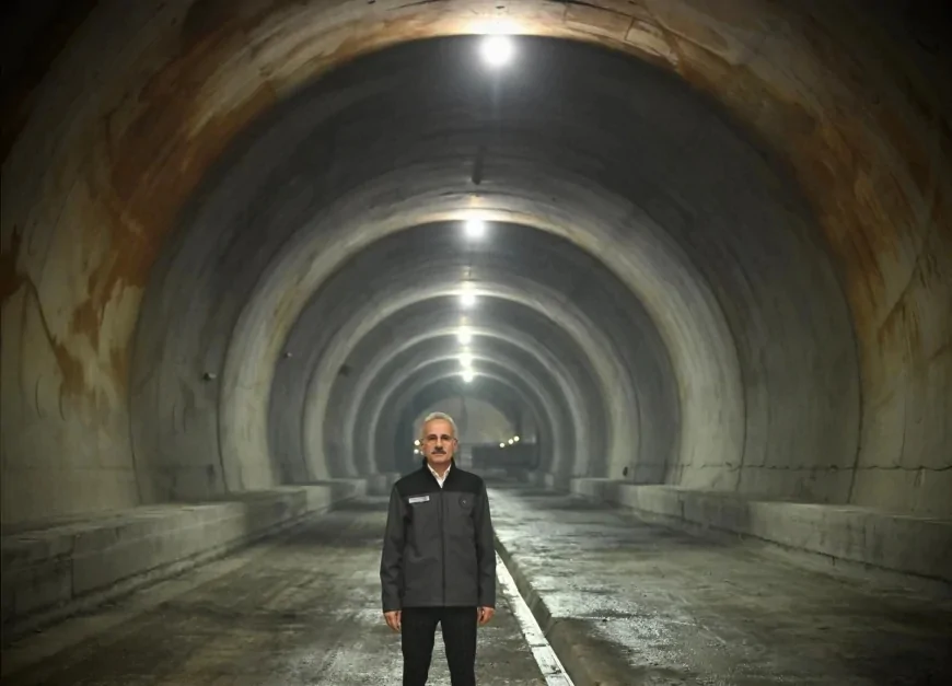 Ulaştırma ve Altyapı Bakanı Abdulkadir Uraloğlu: “Ankara-İstanbul YHT yolculuk süresi 3 saat 37 dakikaya düşecek”