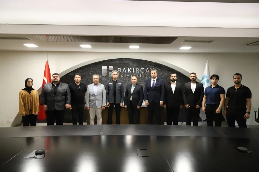 TÜRK KIZILAY İZMİR İL MERKEZİ İLE BAKIRÇAY ÜNİVERSİTESİ ARASINDA ÖĞRENCİLERE YÖNELİK KIZILAY BUTİK İŞ BİRLİĞİ PROTOKOLÜ İMZALANDI