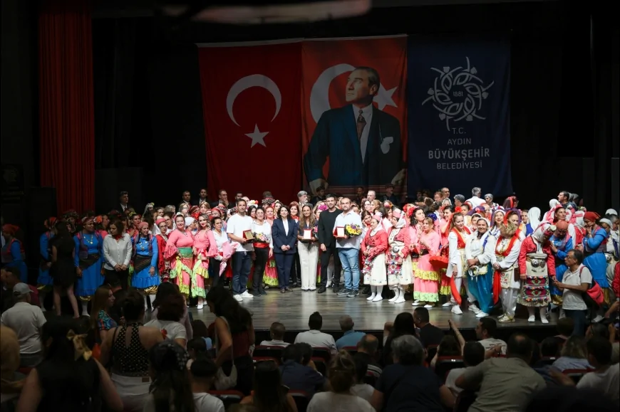 Aydın Büyükşehir Belediyesi Kültür Merkezleri Kursiyerleri Yıl Sonu Gösterilerinde Sanatseverlerle Buluştu!