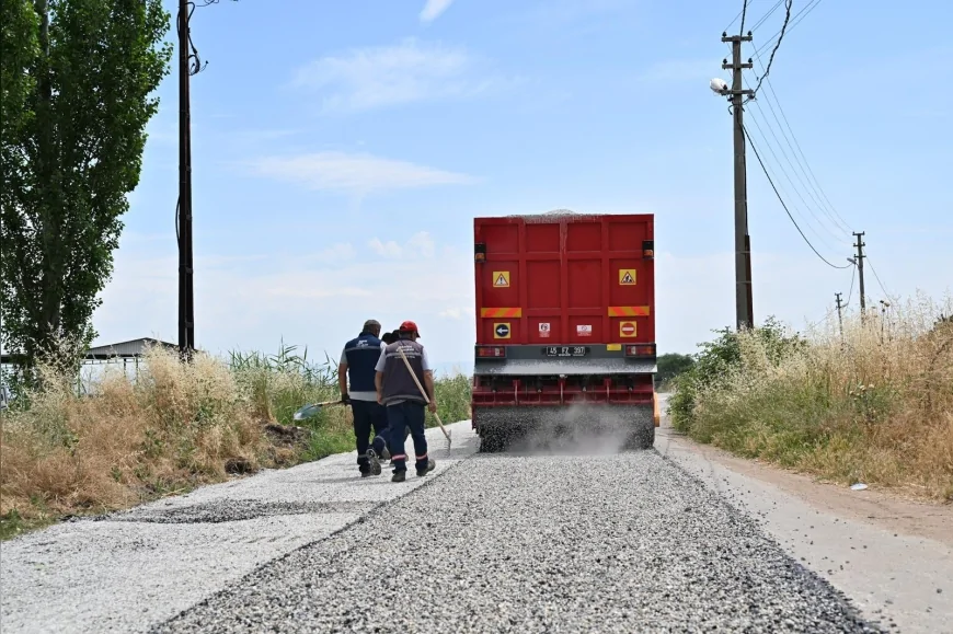 Manisa Büyükşehir Belediyesi Salihli’de Beş Mahalleyi Birbirine Bağlayan 11 Kilometrelik Yolu Yeniledi