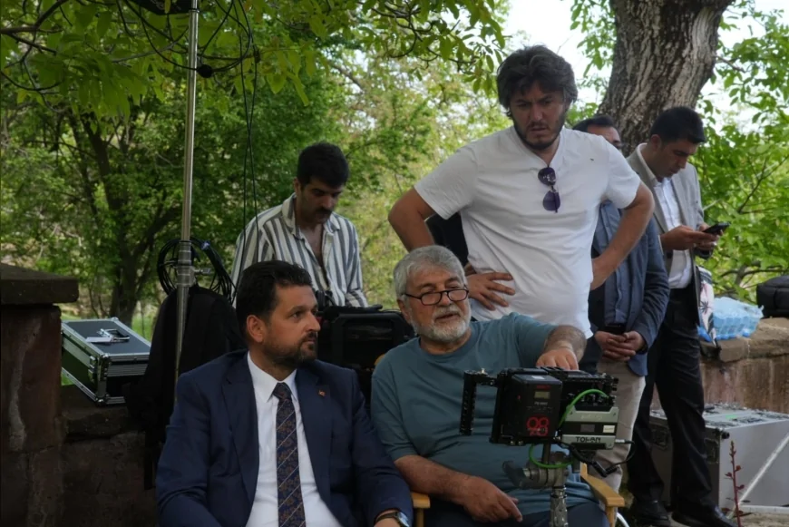 AHLAT’TA TARİH VE SİNEMA BULUŞMASI SONSUZ GÜZEL FİLMİNİN ÇEKİMLERİ BAŞLADI KÜLTÜR VE TURİZM BAKANLIĞI İLE TRT ORTAK YAPIMI PROJE İLÇEDE SET KURULUYOR