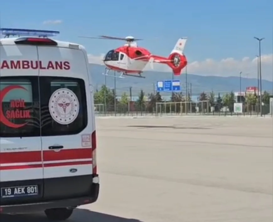 Çorum’da 4’üncü Kat Balkonundan Düşen 5 Yaşındaki Çocuk Ambulans Helikopterle Ankara’ya Sevk Edildi