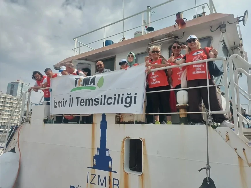 İzmir Körfezi’nde Dünya Çevre Günü’nde TEMA Gönüllülerinden Temizlik Çalışmalarına Destek