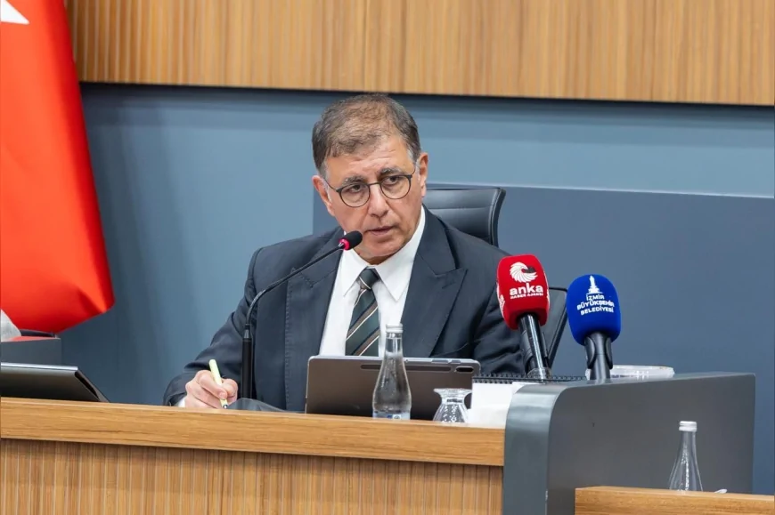 İzmir Büyükşehir Belediyesinin çevreci ulaşım projesi Bisicab’in ücret tarifesi mecliste oy birliğiyle kabul edildi
